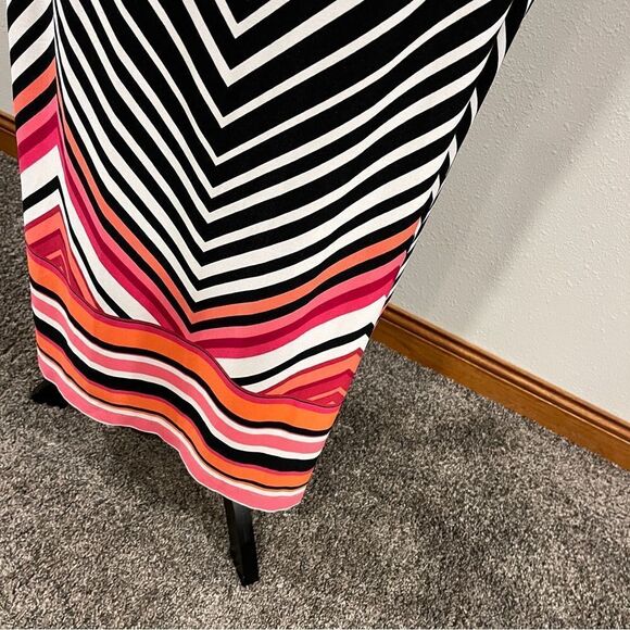 Striped sleeveless Black and White Maxi Dress straight cut - Picture 6 of 14